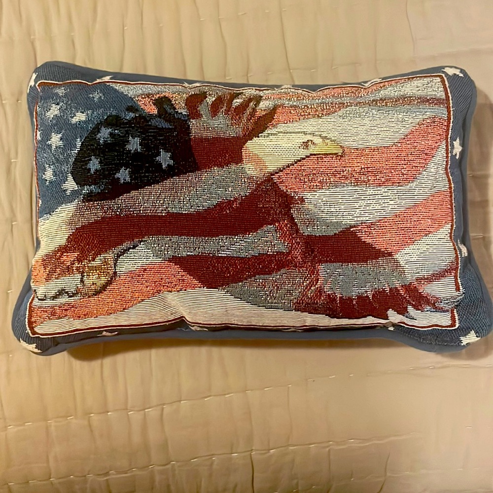 Decorative pillow